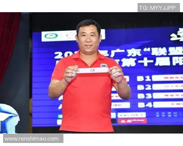 刘艺足球：从青涩少年到职业球员的成长之路与梦想追逐